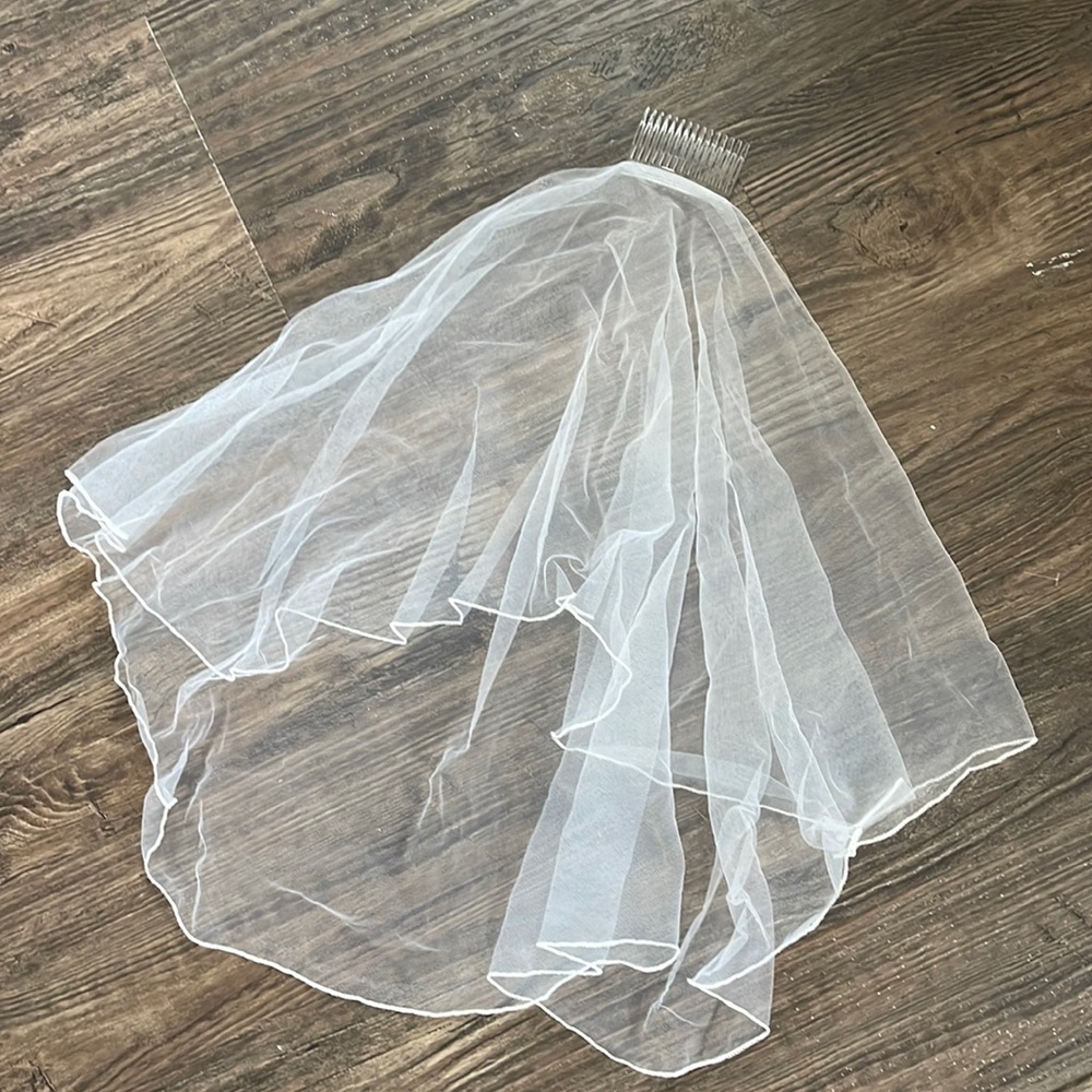 Clip in short veil for bachelorette party